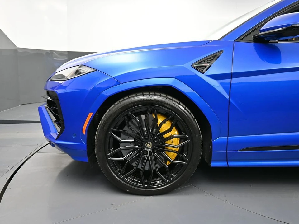 2026 Lamborghini Urus - Image 12 of 31