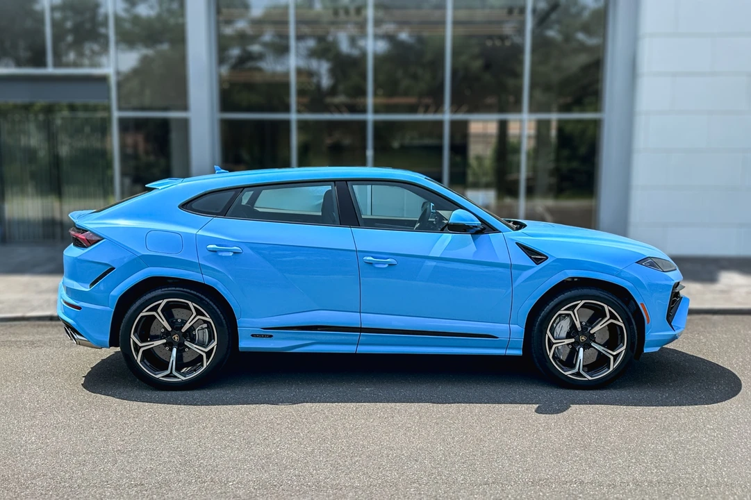 2026 Lamborghini Urus - Image 4 of 25