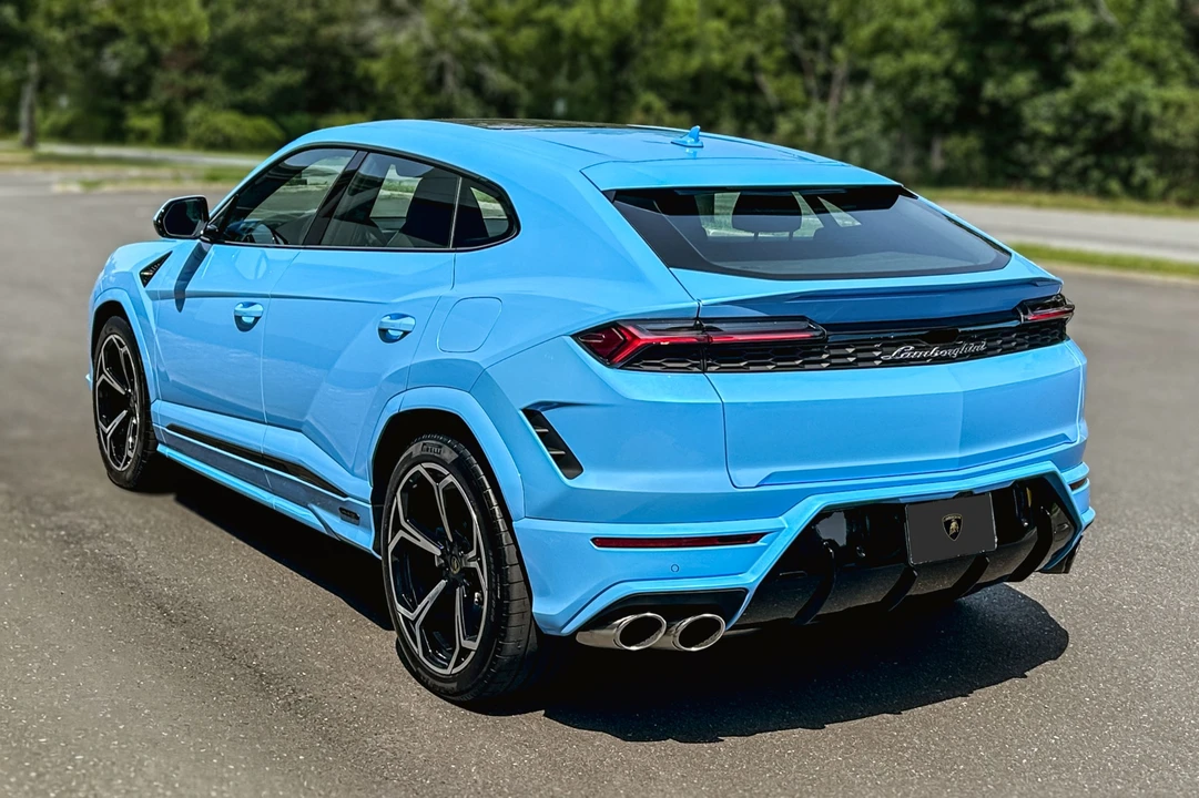 2026 Lamborghini Urus - Image 23 of 25