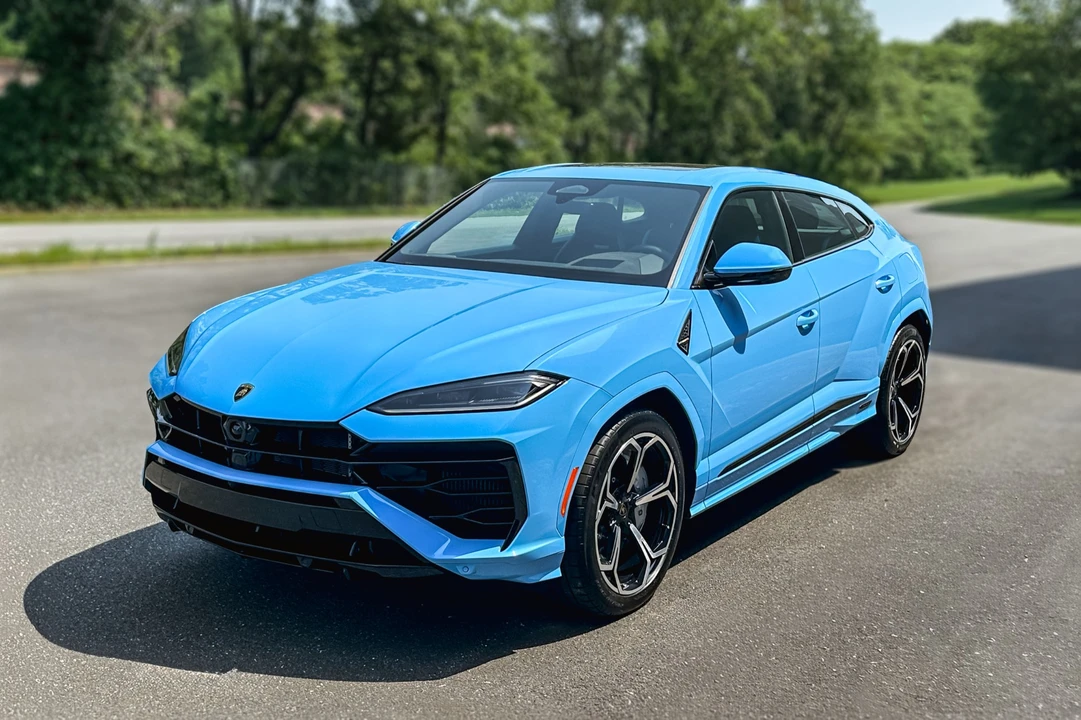 2026 Lamborghini Urus - Image 21 of 25