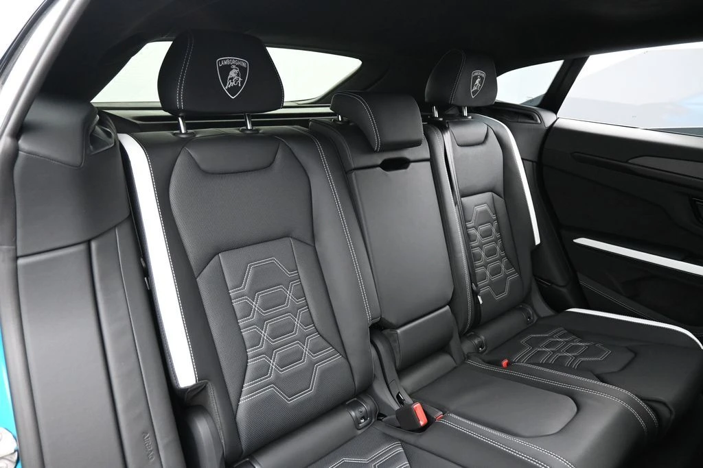 2026 Lamborghini Urus - Image 28 of 31