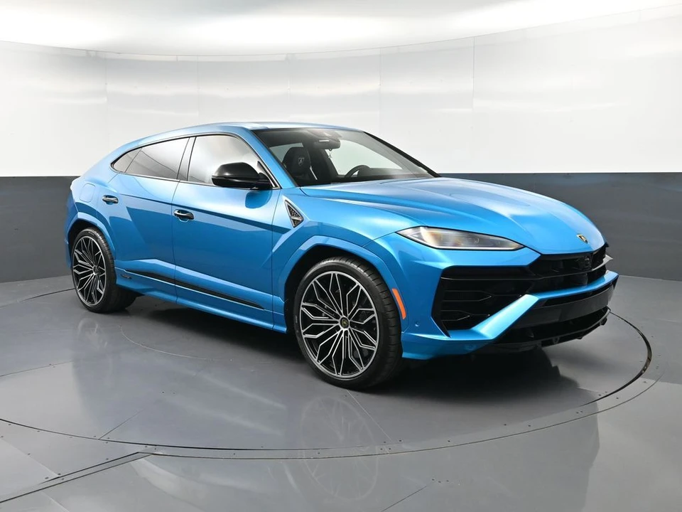 2026 Lamborghini Urus - Image 10 of 31