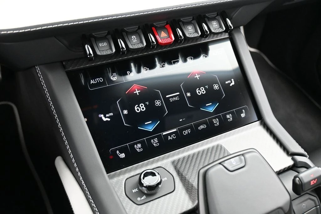 2026 Lamborghini Urus - Image 22 of 31
