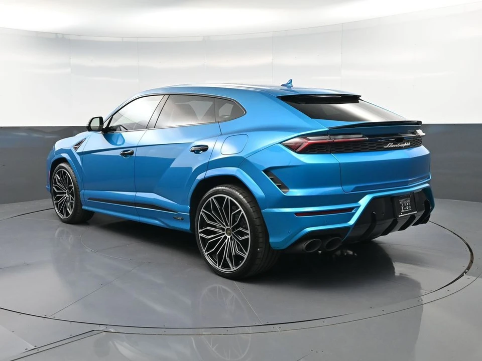 2026 Lamborghini Urus - Image 3 of 31
