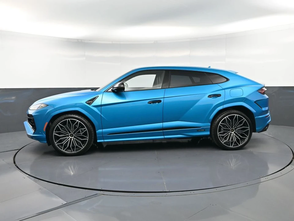 2026 Lamborghini Urus - Image 2 of 31