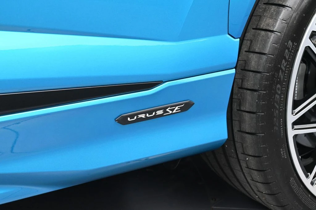 2026 Lamborghini Urus - Image 14 of 31