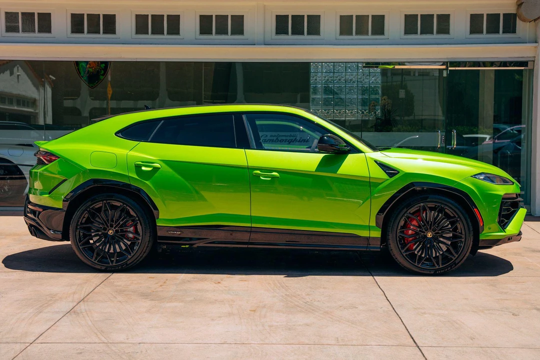 2026 Lamborghini Urus - Image 2 of 31