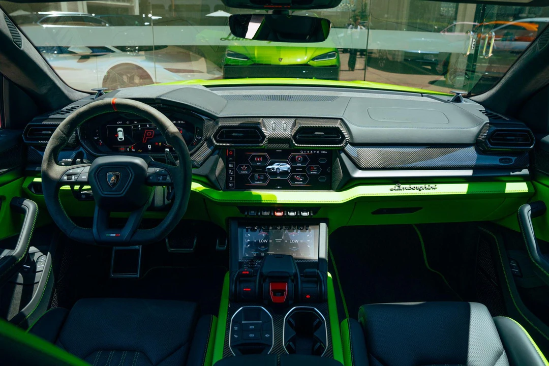 2026 Lamborghini Urus - Image 7 of 31