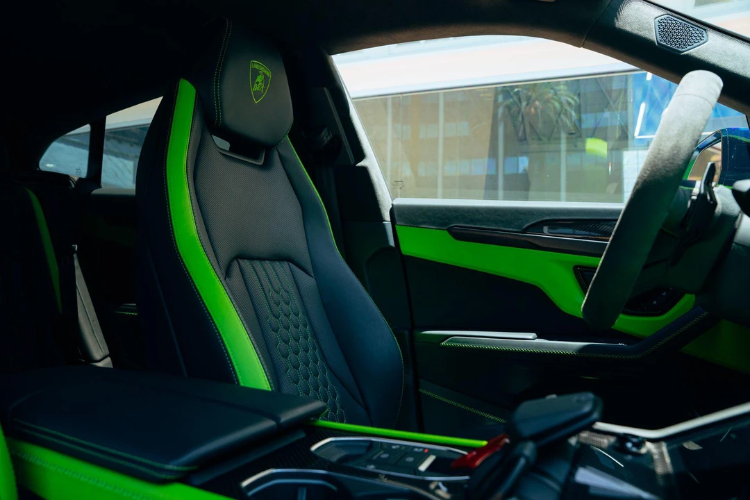 2026 Lamborghini Urus - Image 8 of 31