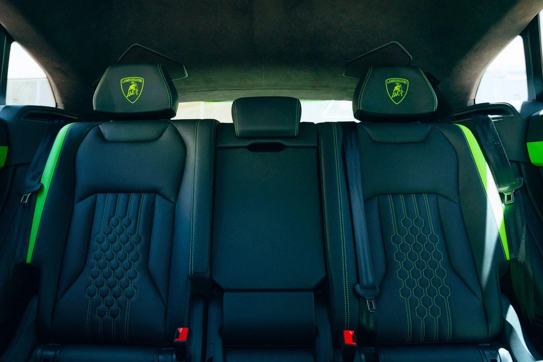 2026 Lamborghini Urus - Image 14 of 31