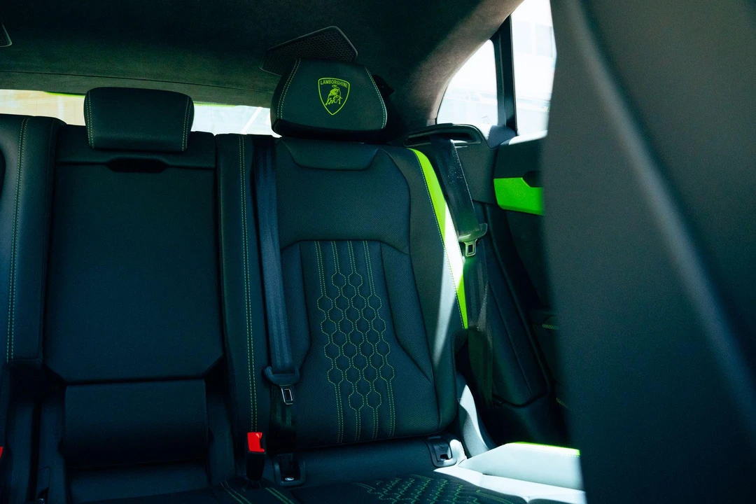 2026 Lamborghini Urus - Image 15 of 31