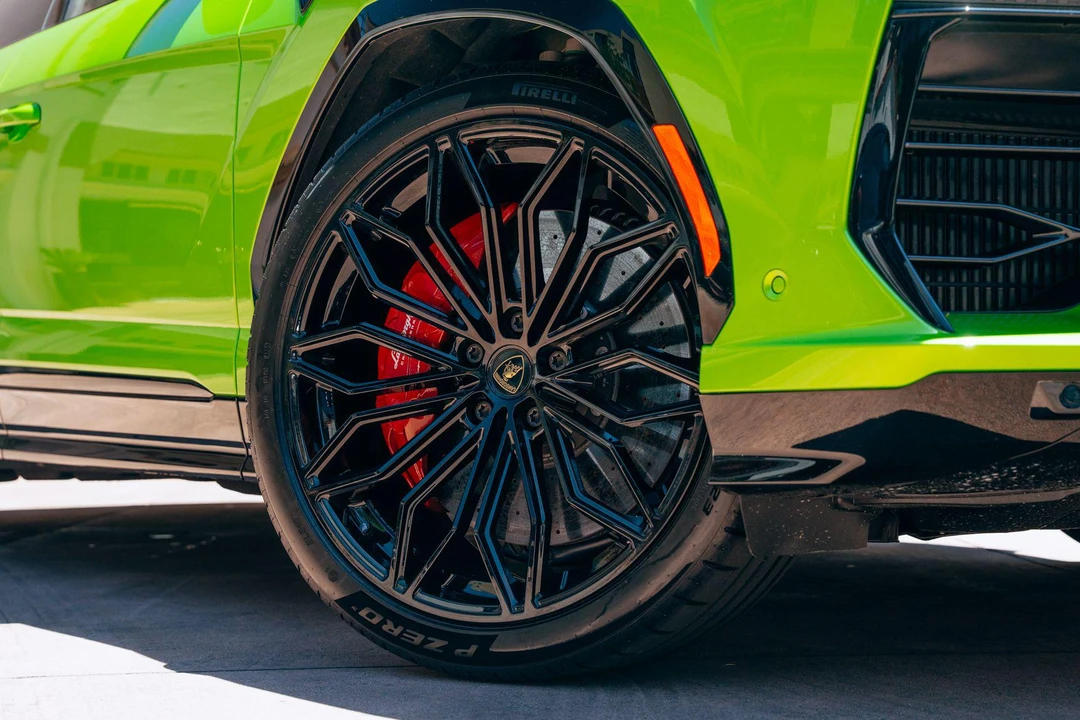 2026 Lamborghini Urus - Image 20 of 31