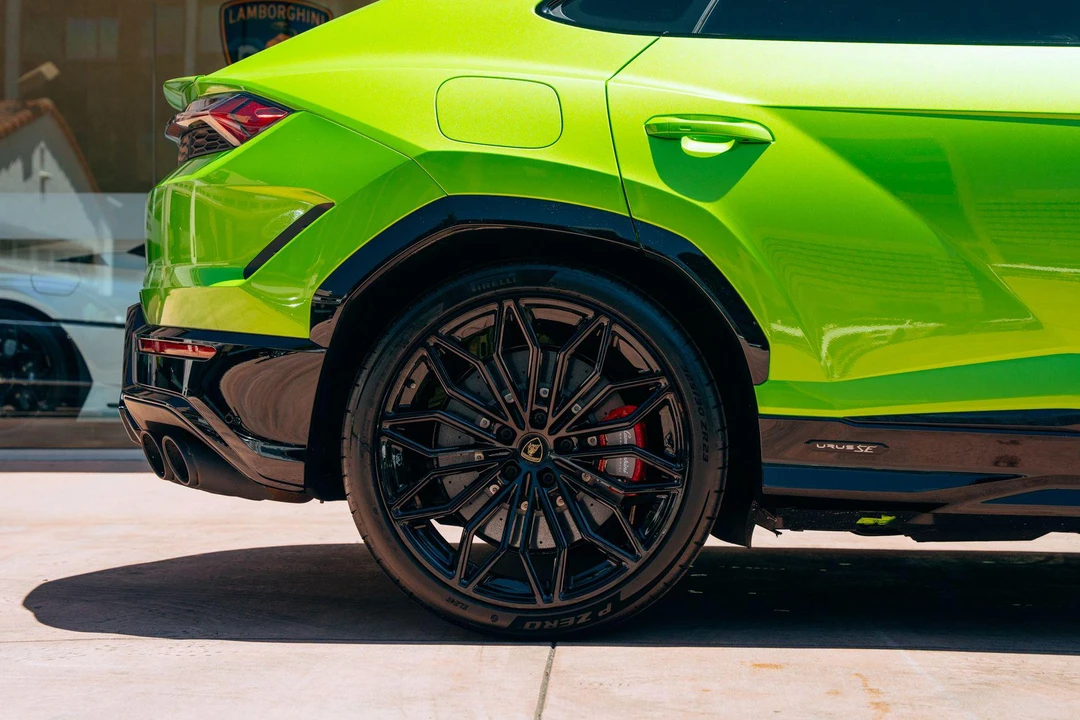 2026 Lamborghini Urus - Image 21 of 31
