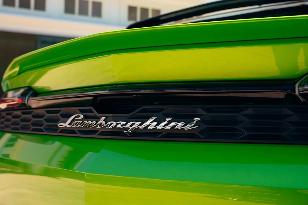 2026 Lamborghini Urus - Image 25 of 31