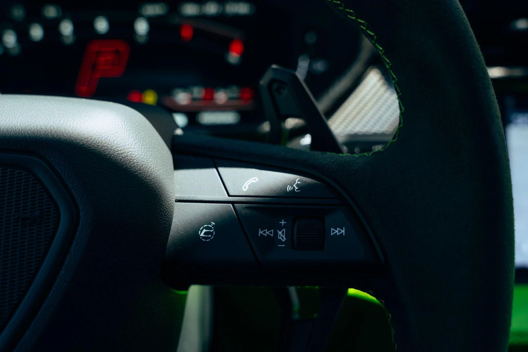 2026 Lamborghini Urus - Image 29 of 31