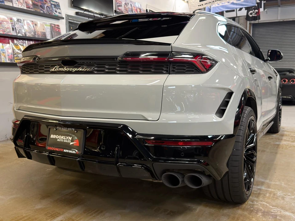 2026 Lamborghini Urus - Image 7 of 29
