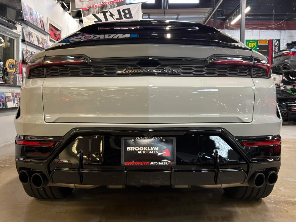 2026 Lamborghini Urus - Image 8 of 29