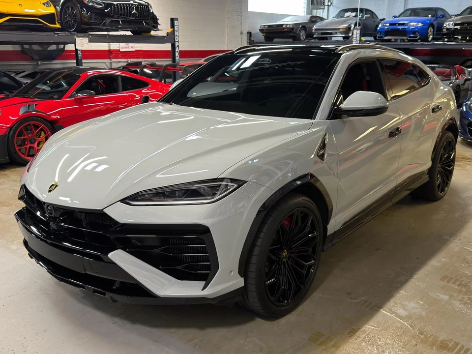 2026 Lamborghini Urus - Image 12 of 29