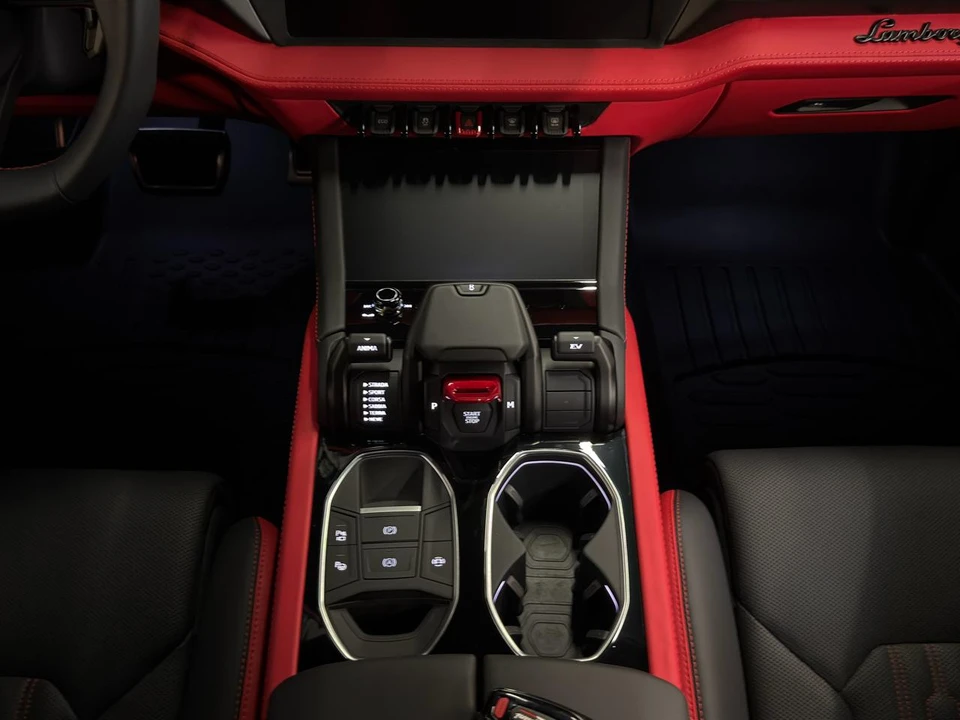 2026 Lamborghini Urus - Image 20 of 29
