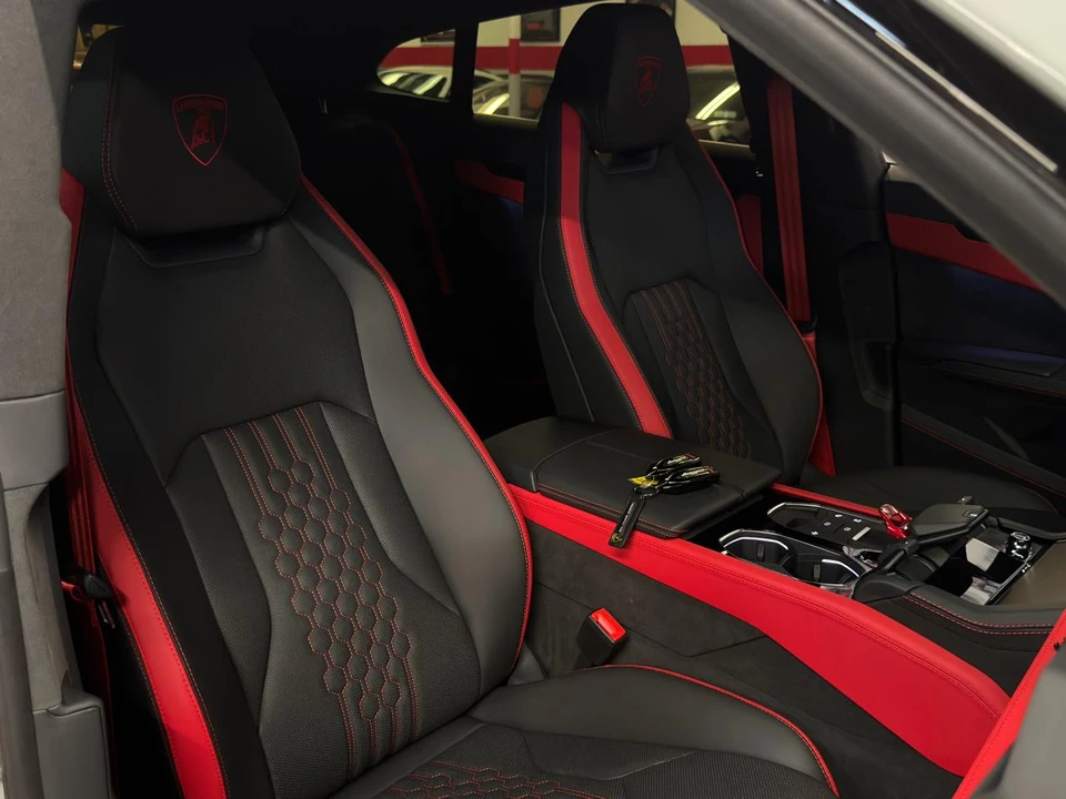 2026 Lamborghini Urus - Image 23 of 29