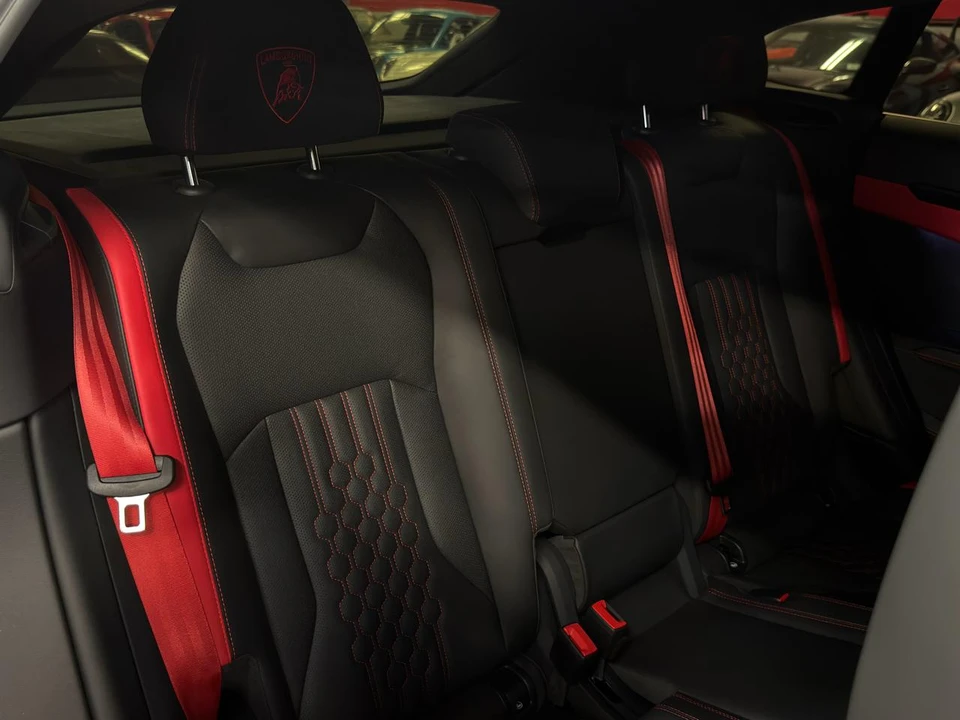 2026 Lamborghini Urus - Image 27 of 29