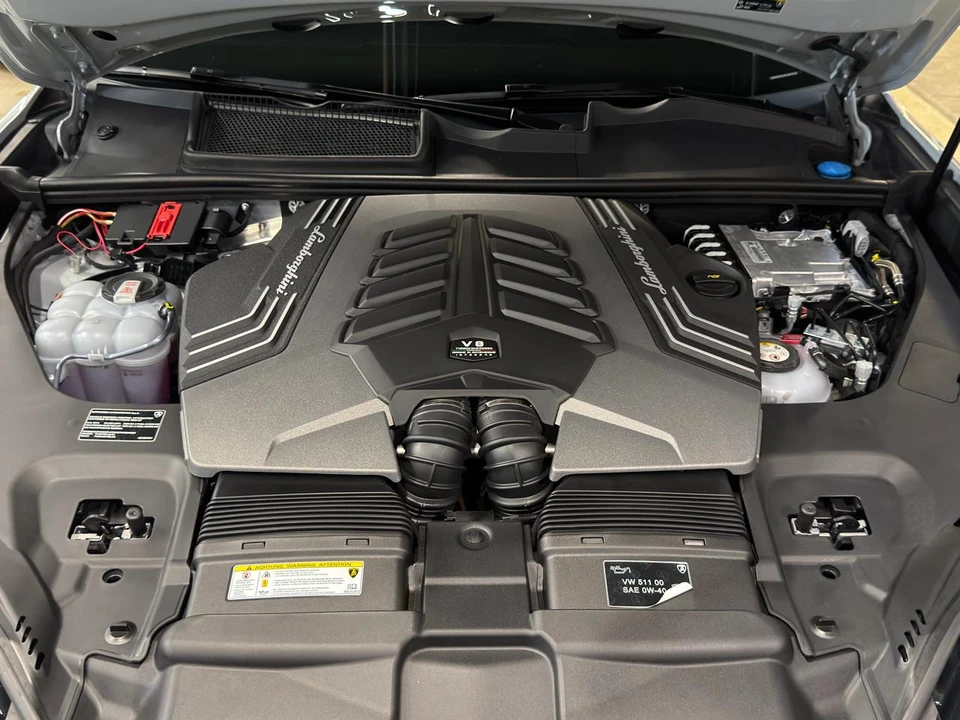 2026 Lamborghini Urus - Image 28 of 29