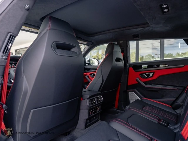 2026 Lamborghini Urus - Image 16 of 27
