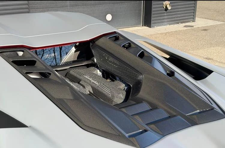 2026 Lamborghini Revuelto - Image 17 of 19
