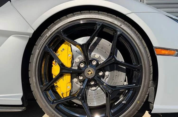 2026 Lamborghini Revuelto - Image 6 of 19