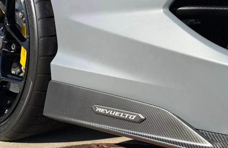 2026 Lamborghini Revuelto - Image 10 of 19