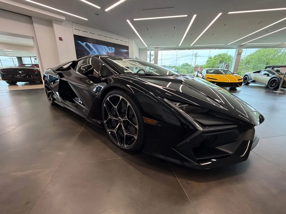 2026 Lamborghini Revuelto - Image 7 of 17