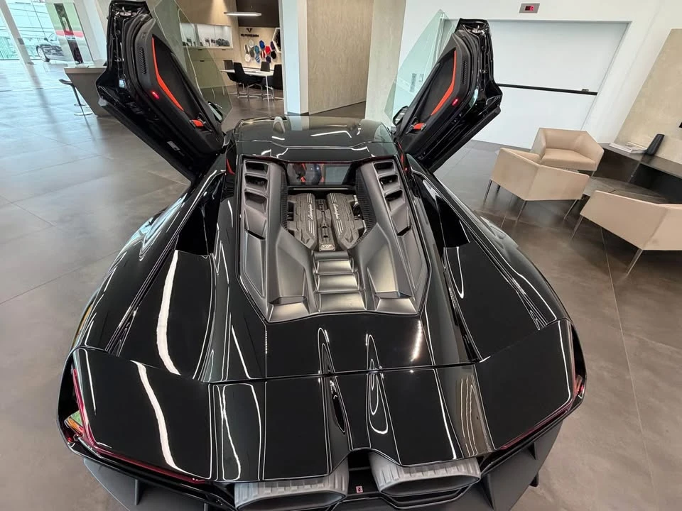 2026 Lamborghini Revuelto - Image 5 of 17