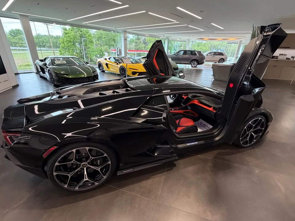 2026 Lamborghini Revuelto - Image 6 of 17