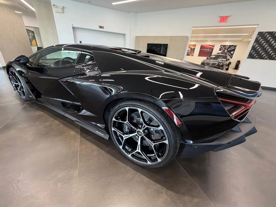 2026 Lamborghini Revuelto - Image 12 of 17