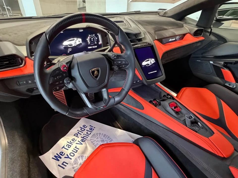 2026 Lamborghini Revuelto - Image 15 of 17