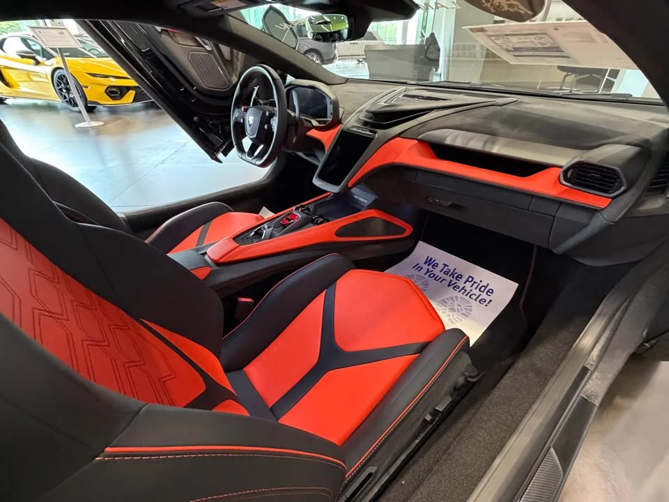 2026 Lamborghini Revuelto - Image 17 of 17