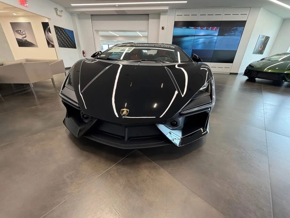 2026 Lamborghini Revuelto - Image 10 of 17