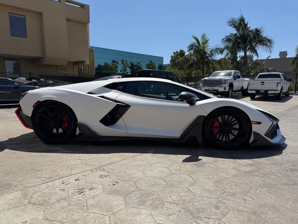 2026 Lamborghini Revuelto - Image 5 of 20