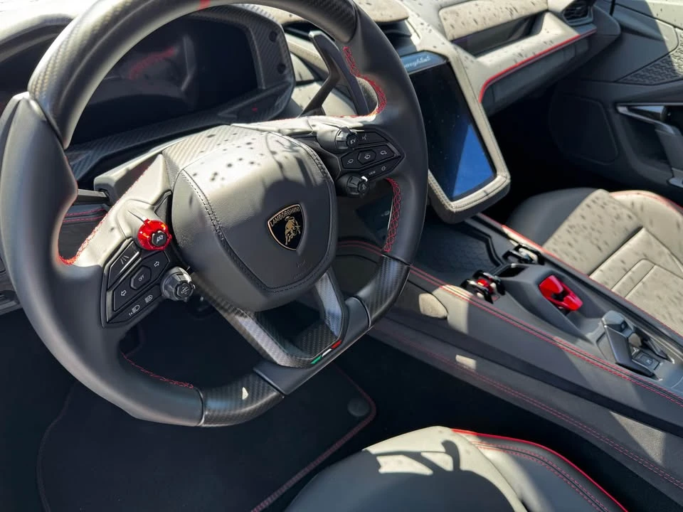 2026 Lamborghini Temerario - Image 9 of 10