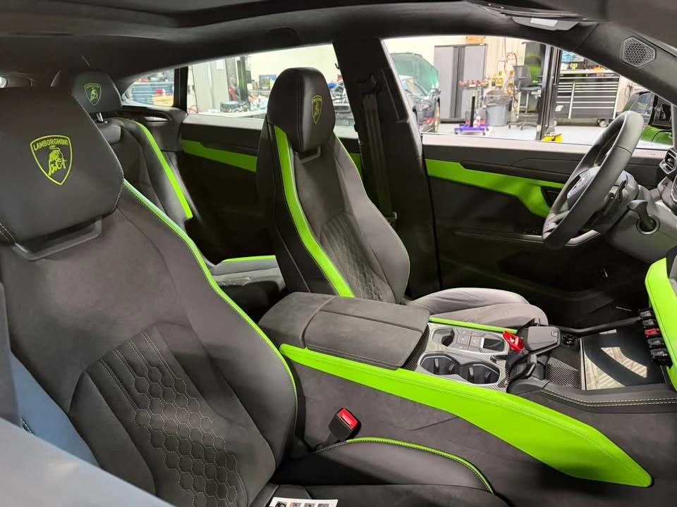 2026 Lamborghini Urus SE - Image 9 of 10