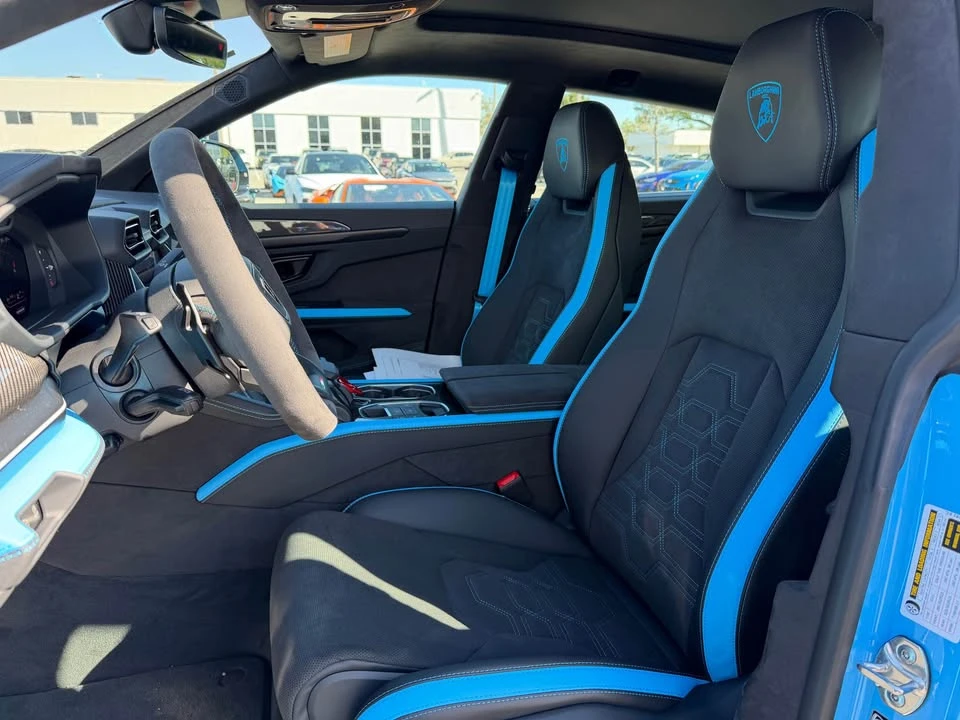 2026 Lamborghini Urus SE - Image 9 of 14