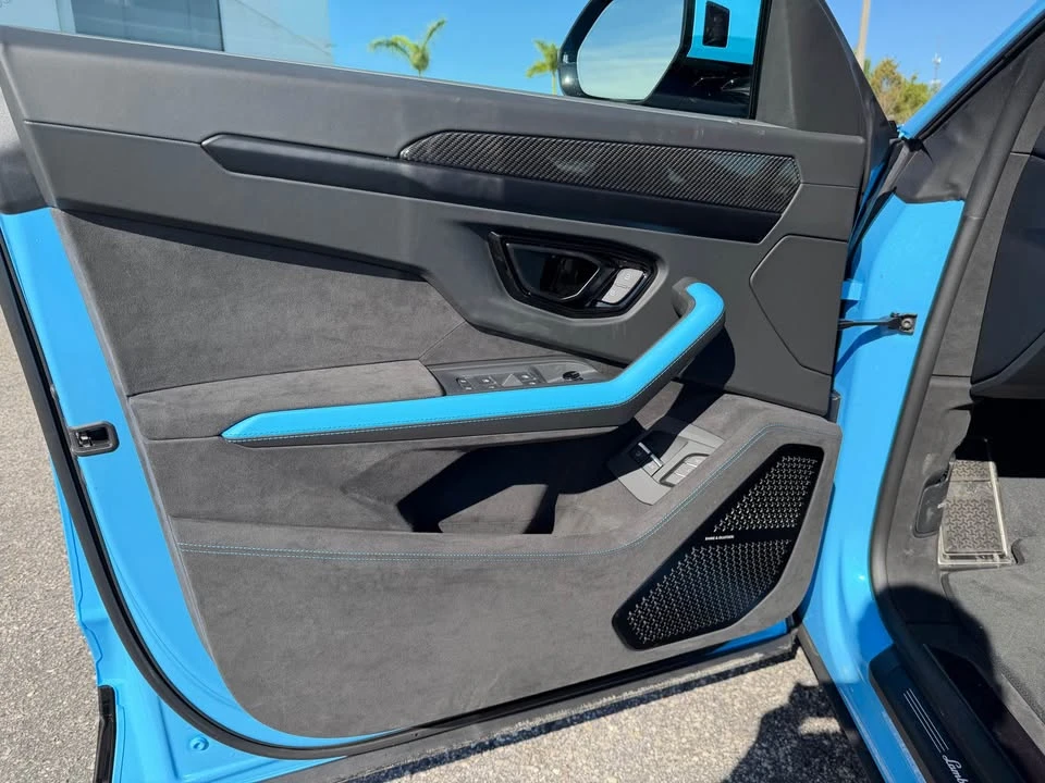 2026 Lamborghini Urus SE - Image 11 of 14