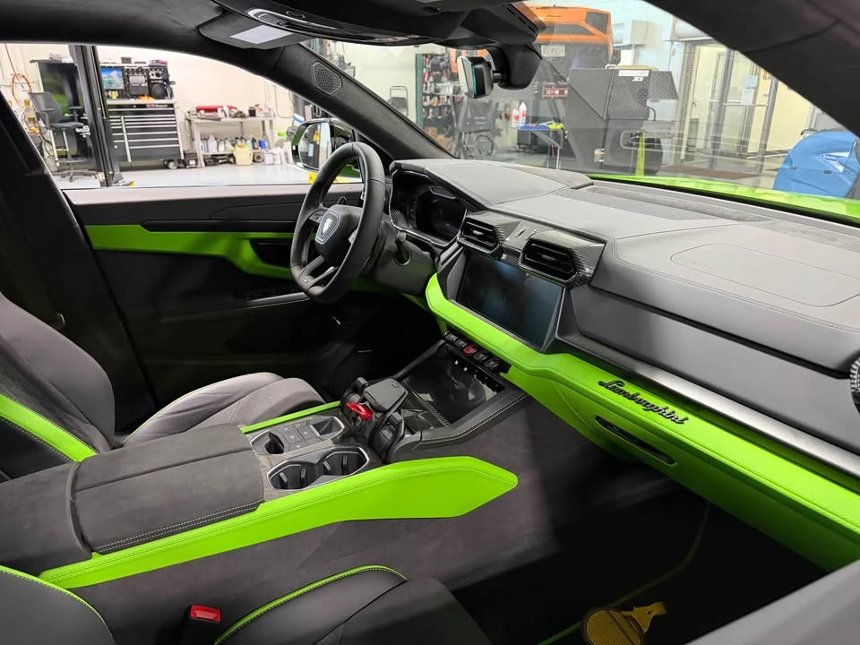 2026 Lamborghini Urus SE - Image 10 of 10