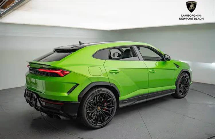 2026 Lamborghini Urus SE - Image 14 of 16