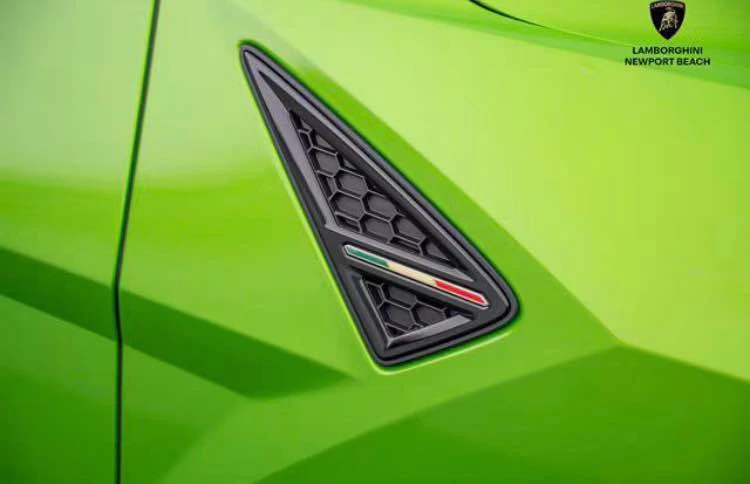 2026 Lamborghini Urus SE - Image 3 of 16