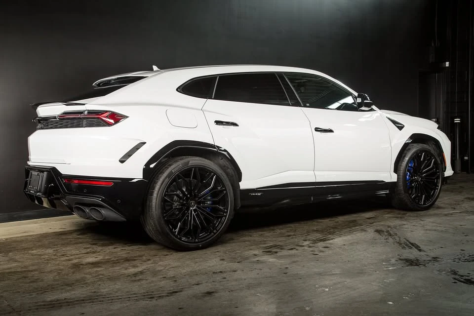 2026 Lamborghini Urus SE - Image 6 of 19