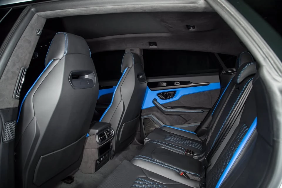 2026 Lamborghini Urus SE - Image 15 of 19