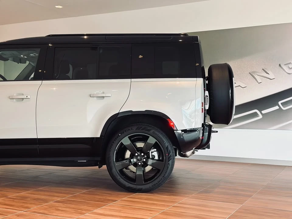 2026 Land Rover Defender L663 - Image 4 of 20