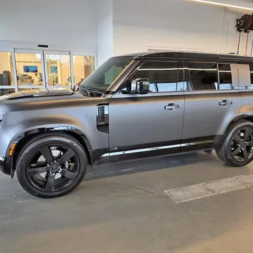 2026 Land Rover Defender 110 P525 V8