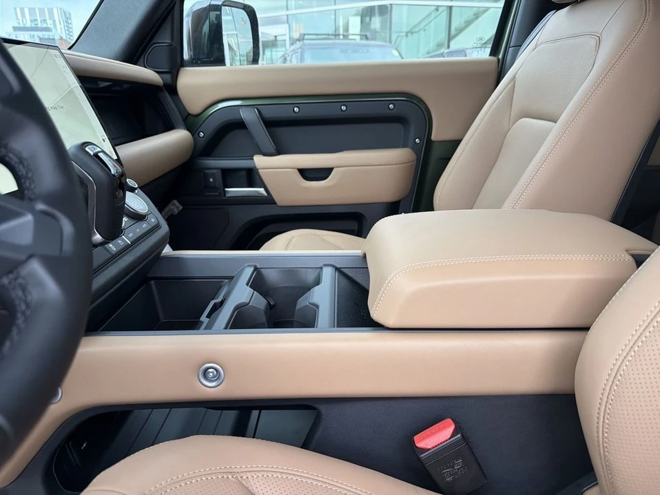 2026 Land Rover Defender - Image 16 of 19